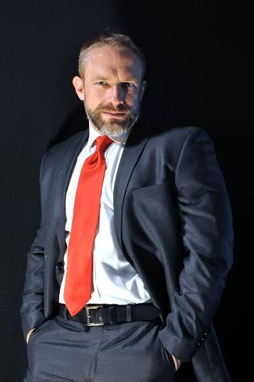 Dirk Caber, Manhattan Digest