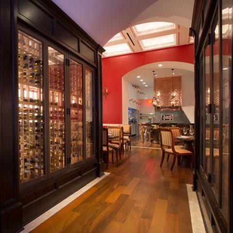 The Kimberly Hotel, Manhattan Digest, Bistango